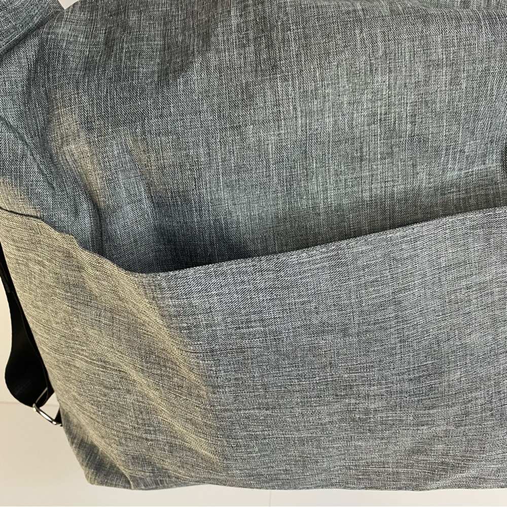 CRG Prestige Lightweight Gray with Black Trim Detail Travel/Laptop/Book Bag - Picture 4 of 7